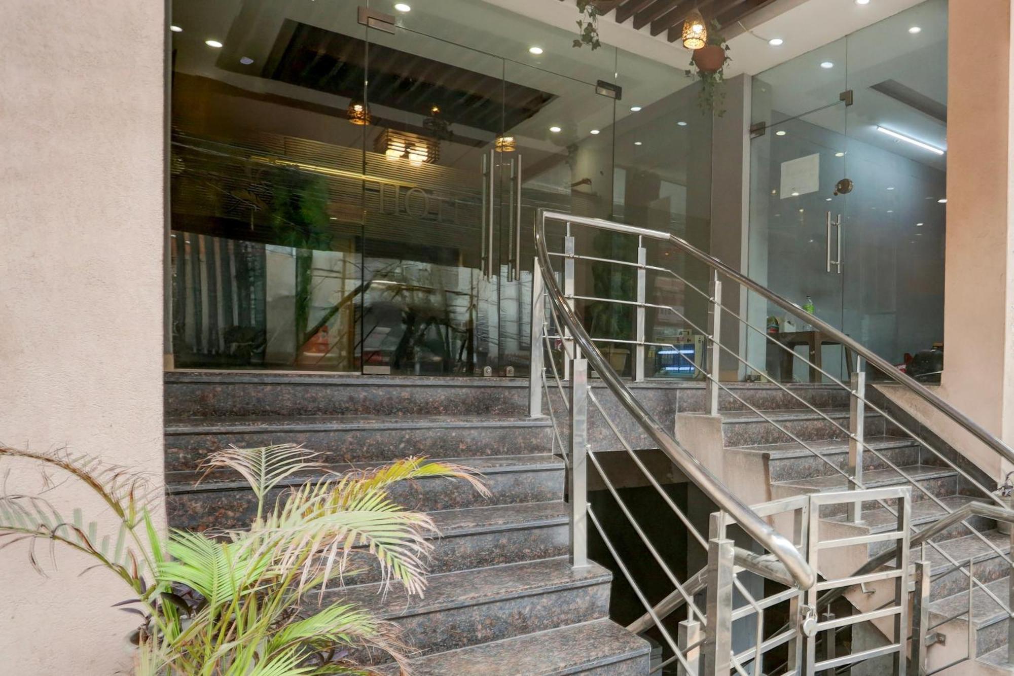 Super Collection O Railway Station Road Near Clock Tower Hotel Ludhiana Exterior photo